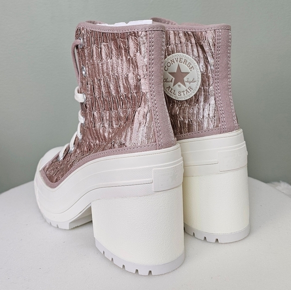 Chuck 70 De Luxe Heel Platform High-Top Chunky Shoe Satin Chaotic Neutral/Egret - Picture 6 of 16